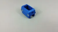 Blauer Hobbywing-Schalterhalter für Traxxas Jato 4x4 mit rechteckiger Aufnahme und sichtbaren Schraubenköpfen