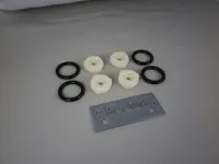 Losi SBR 2.0 King Scale Fahrwerk, Bauteilsatz aus weißen Dämpfungselementen, Dichtringen und Schild