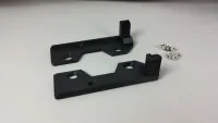 Schwarze Reglerhalter für Hobbywing MAX6 am Traxxas X-Maxx mit Schrauben und Muttern