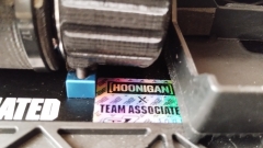 Team Asso SR7 Ritzelabdeckung